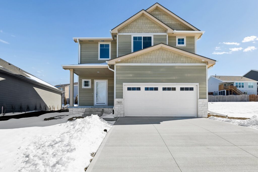 1-web-or-mls-8136 - 7813 N 116th Ave_001