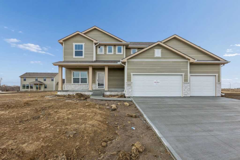 1-web-or-mls-8221 - 20819 Nebraska Ave_001