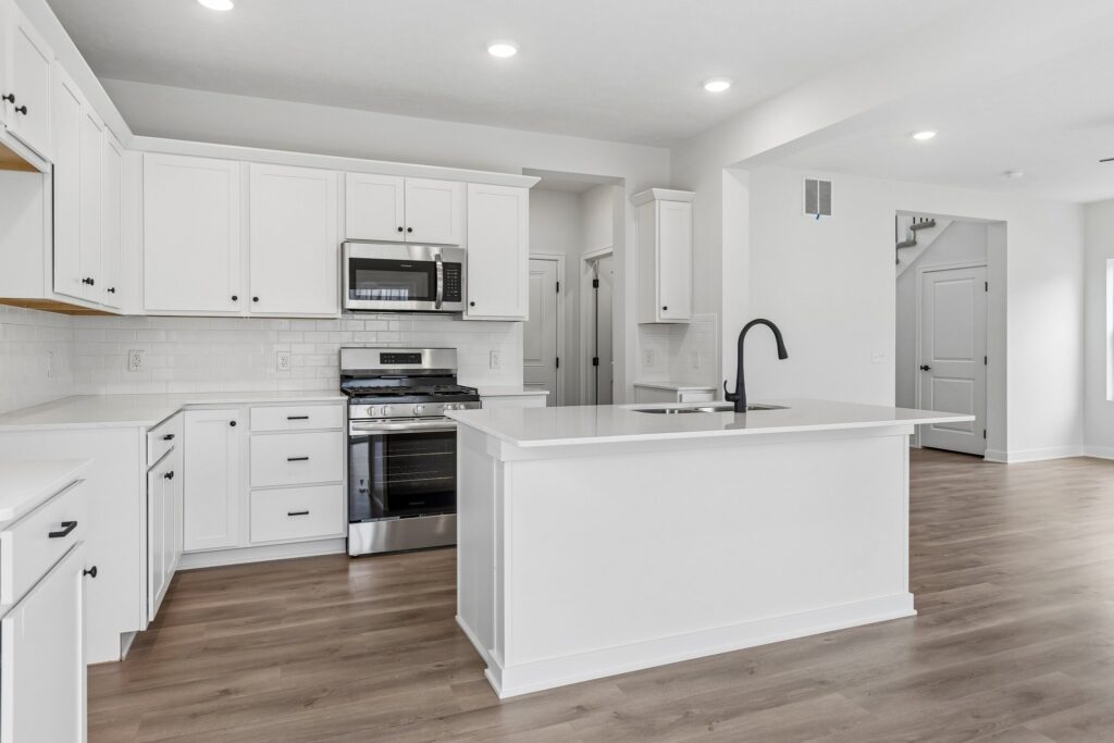 10-web-or-mls-7813 N 116th St_010