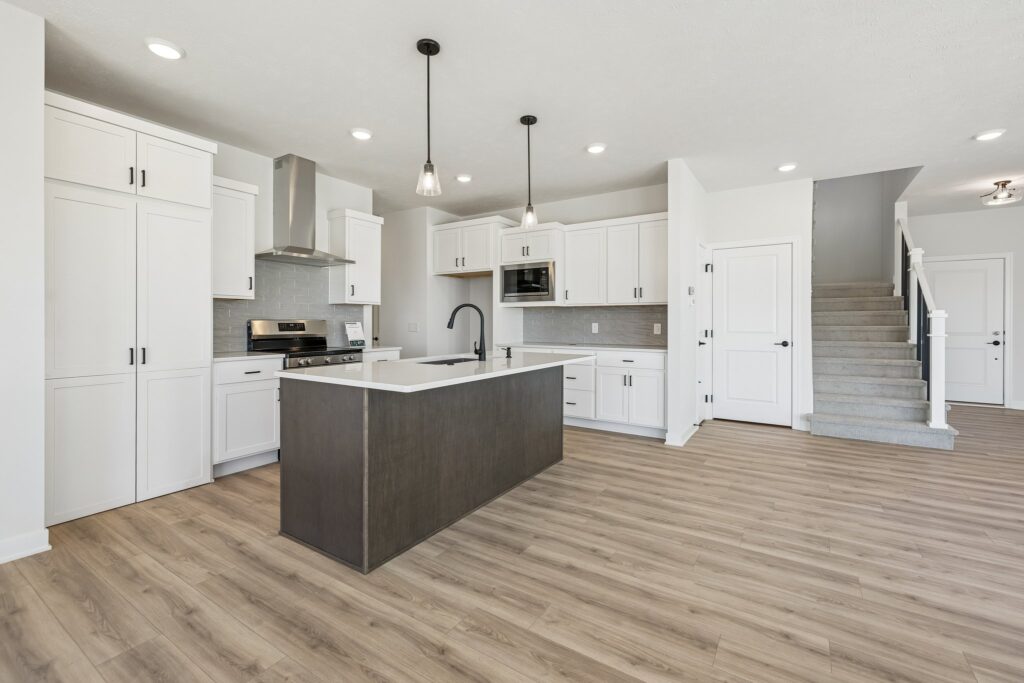 10-web-or-mls-7926 - 18055 Sycamore Dr_010