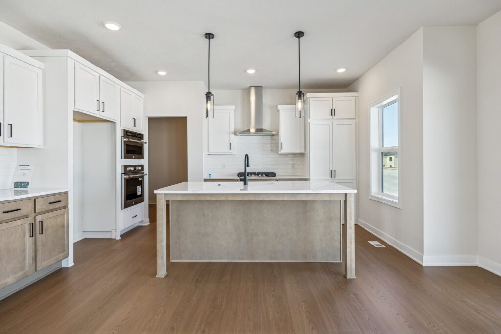 10-web-or-mls-8134 - 20808 Kansas Ave_010