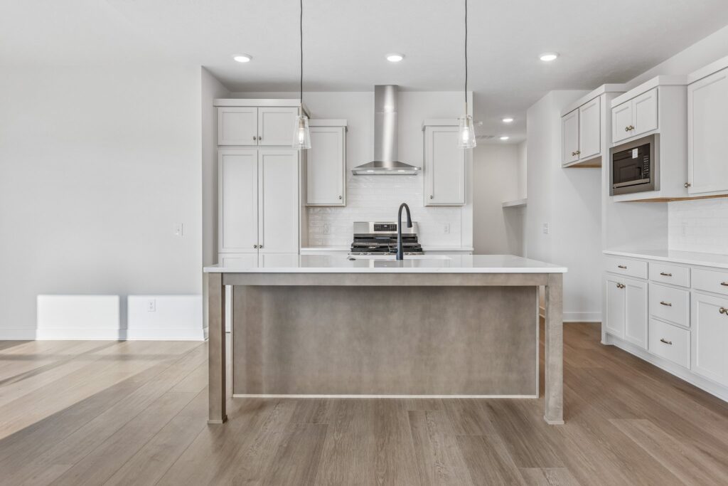 10-web-or-mls-8221 - 20819 Nebraska Ave_010