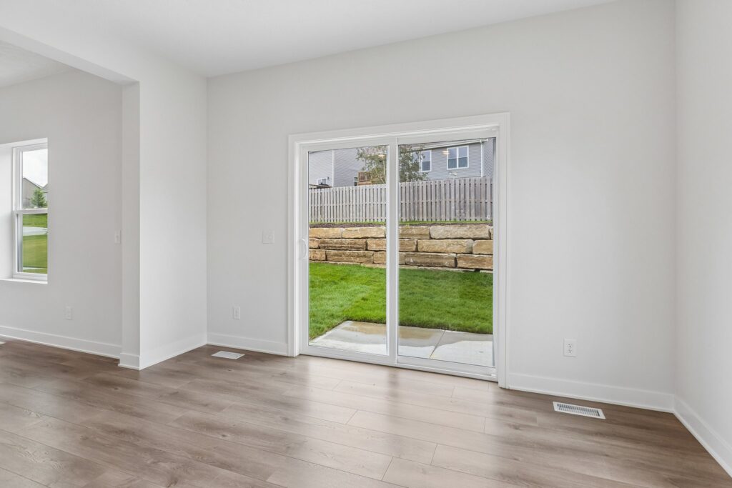 11-web-or-mls-7813 N 116th St_011