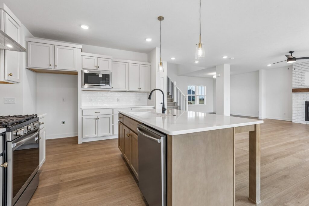 11-web-or-mls-8221 - 20819 Nebraska Ave_011