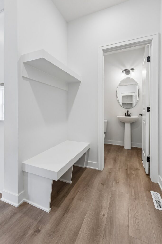 13-web-or-mls-7813 N 116th St_013