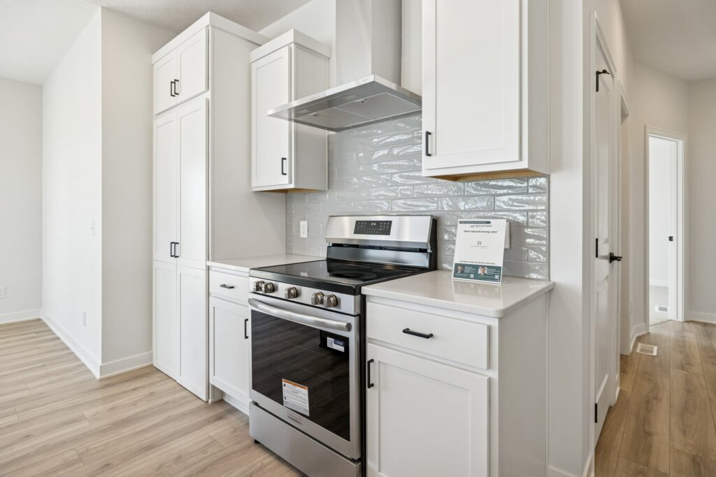 13-web-or-mls-7926 - 18055 Sycamore Dr_013