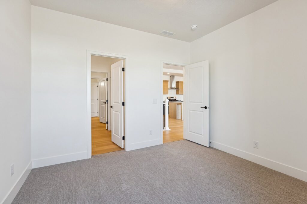 13-web-or-mls-7960 - 21428 Z St_013