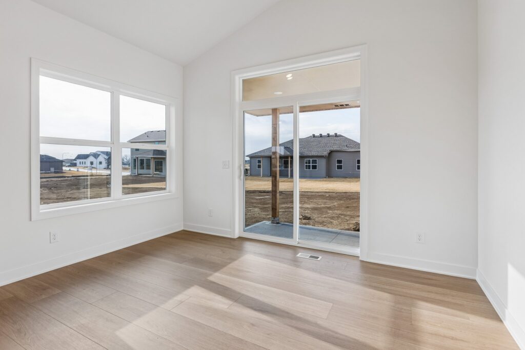 13-web-or-mls-8221 - 20819 Nebraska Ave_013