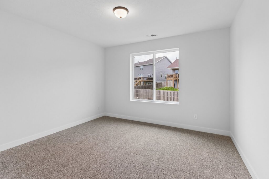 14-web-or-mls-7813 N 116th St_014