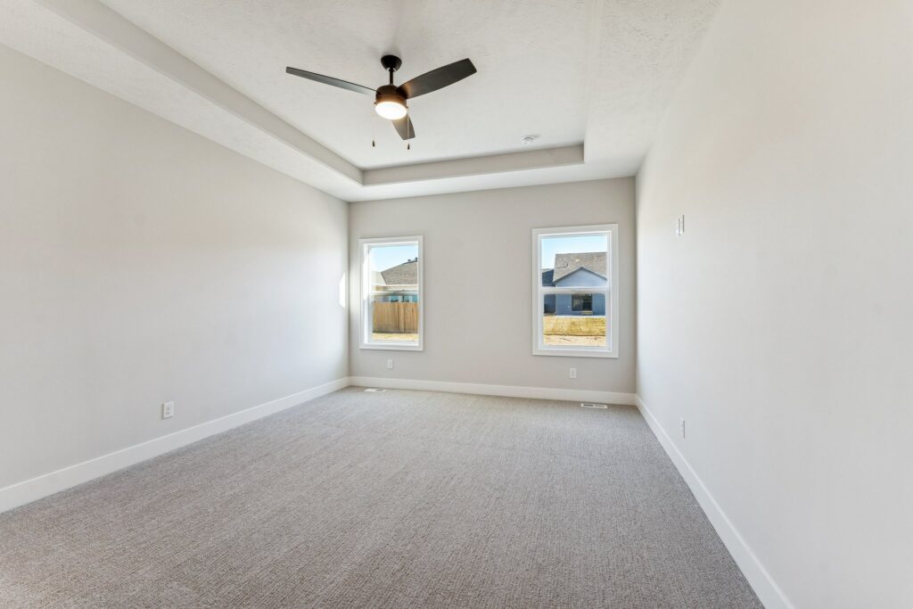 14-web-or-mls-7908 - 6307 N 209th St_015