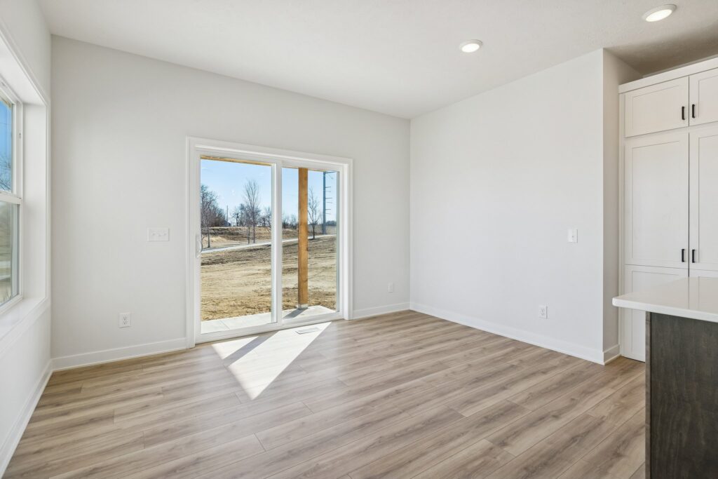 14-web-or-mls-7926 - 18055 Sycamore Dr_014