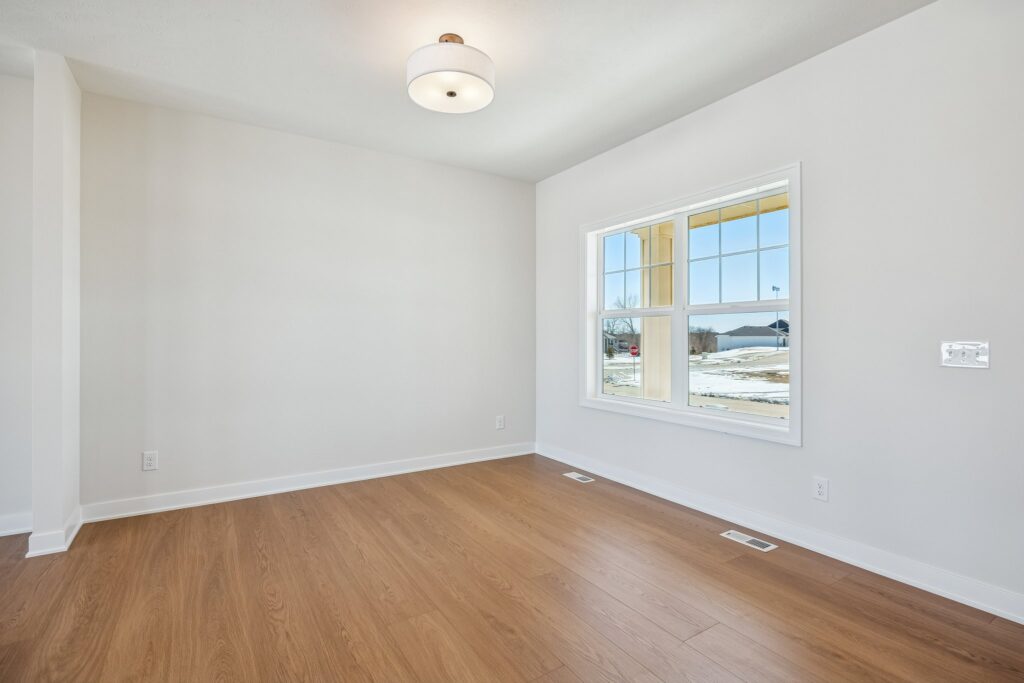 14-web-or-mls-8134 - 20808 Kansas Ave_014