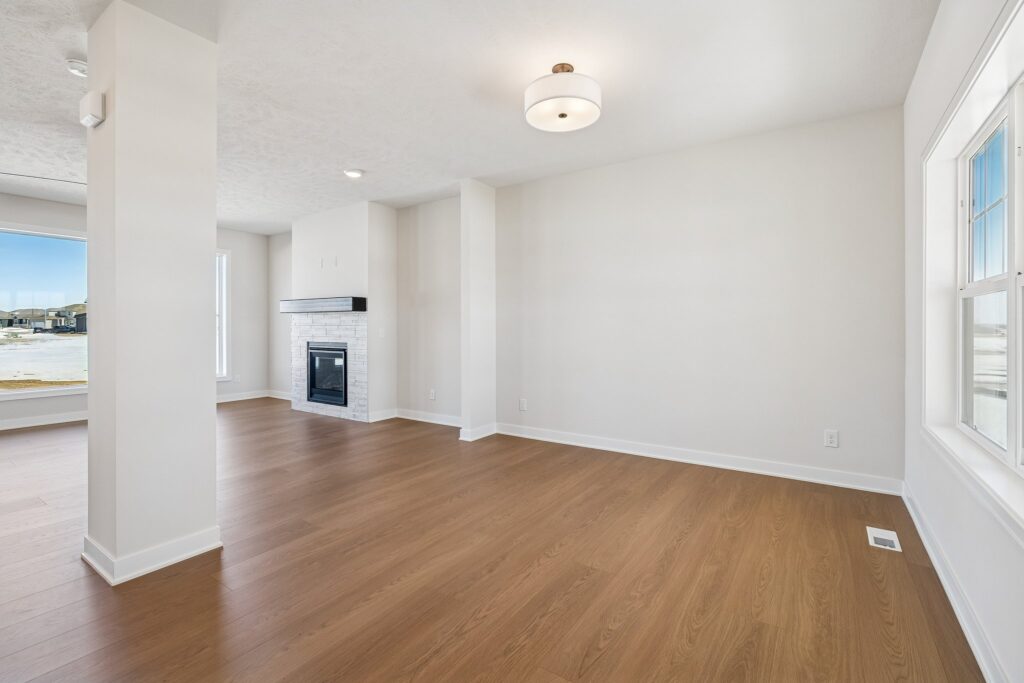 15-web-or-mls-8134 - 20808 Kansas Ave_015