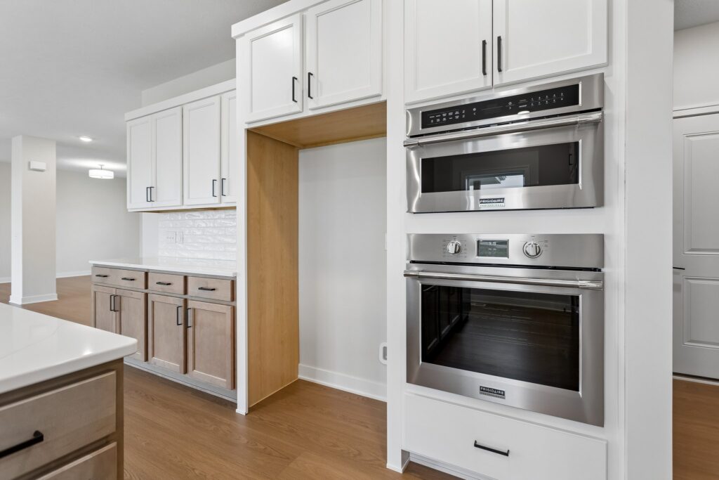 16-web-or-mls-10023 - 20808 Kansas Ave_016