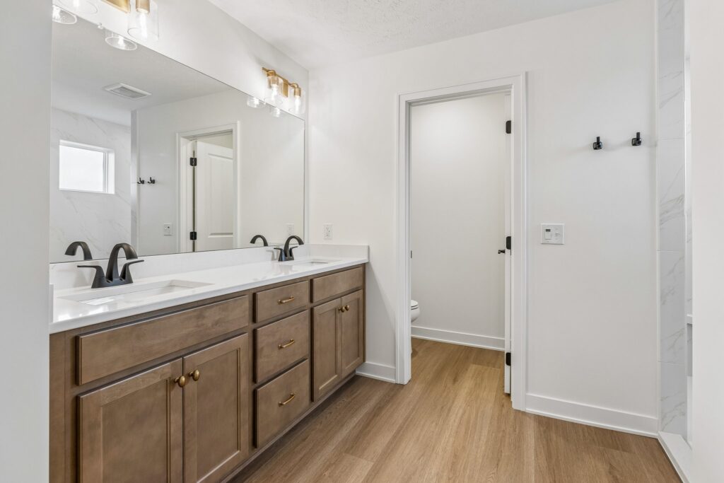 16-web-or-mls-8221 - 20819 Nebraska Ave_016