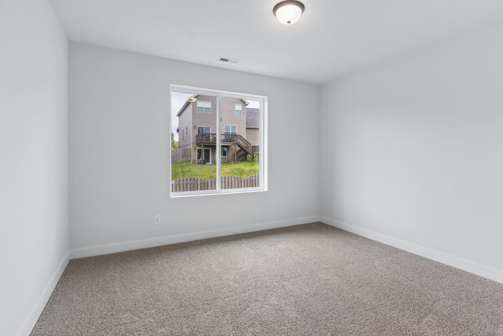 17-web-or-mls-7813 N 116th St_017