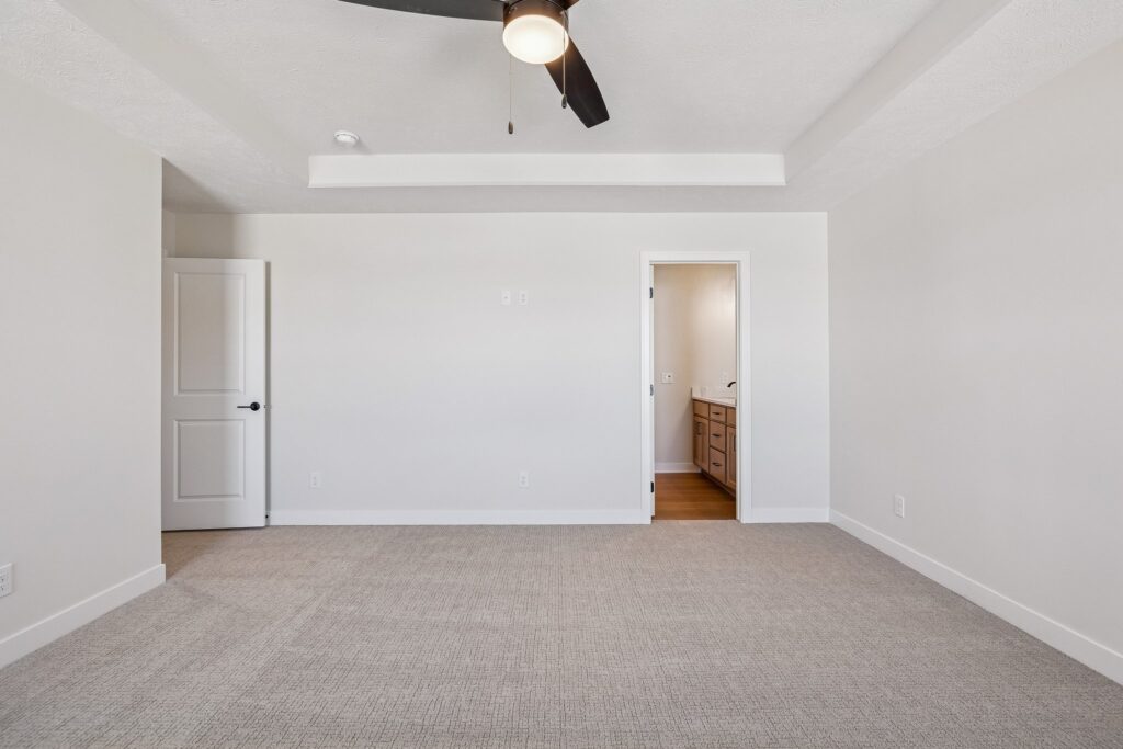 17-web-or-mls-8134 - 20808 Kansas Ave_017