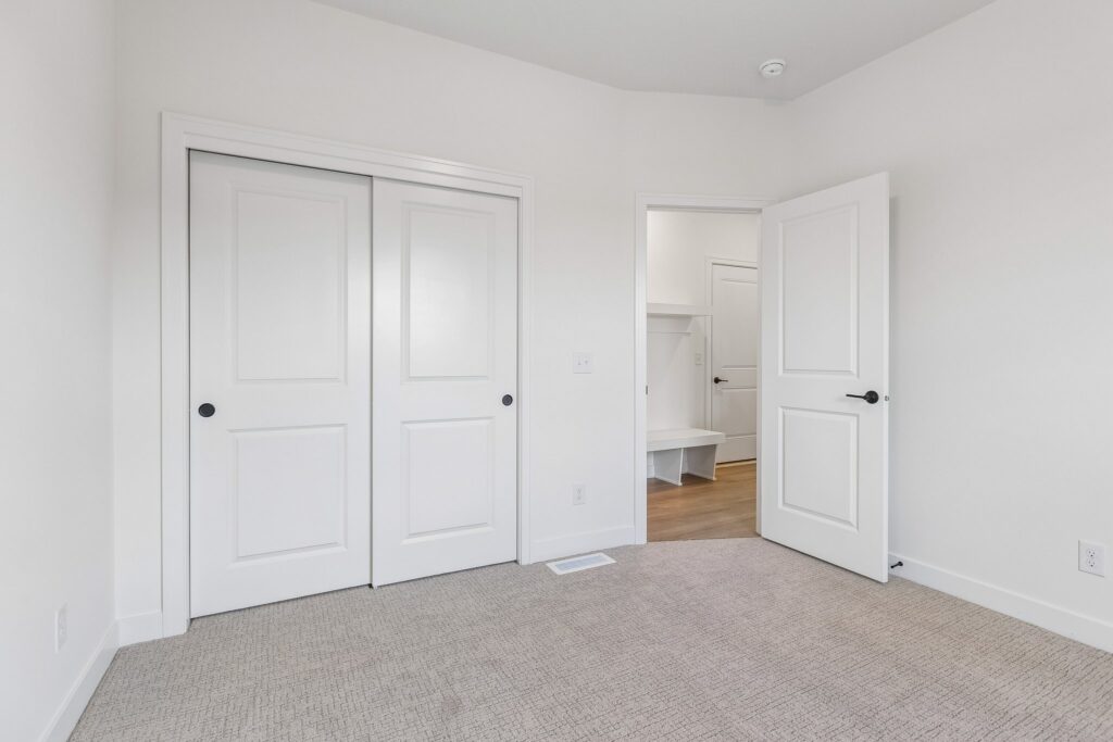 17-web-or-mls-8221 - 20819 Nebraska Ave_017