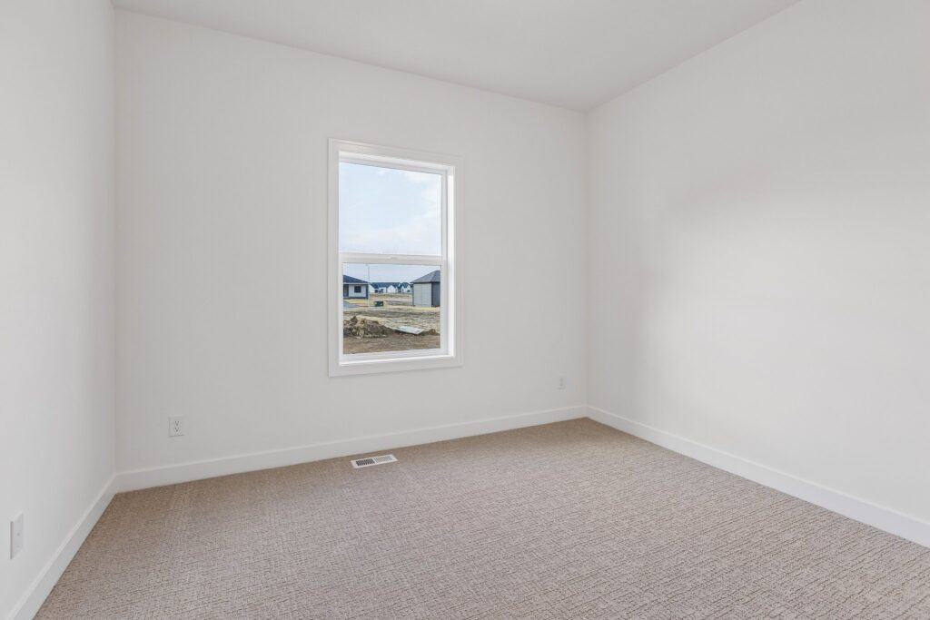 18-web-or-mls-8221 - 20819 Nebraska Ave_018