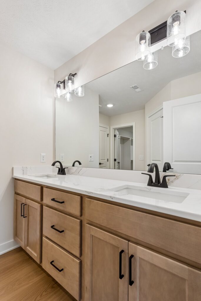 19-web-or-mls-10023 - 20808 Kansas Ave_019