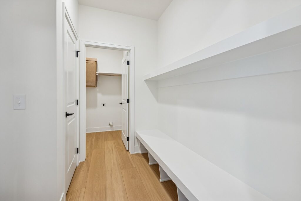 19-web-or-mls-7960 - 21428 Z St_019