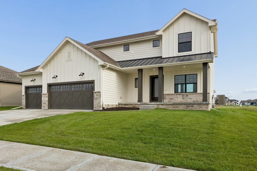 2-web-or-mls-10023 - 20808 Kansas Ave_002