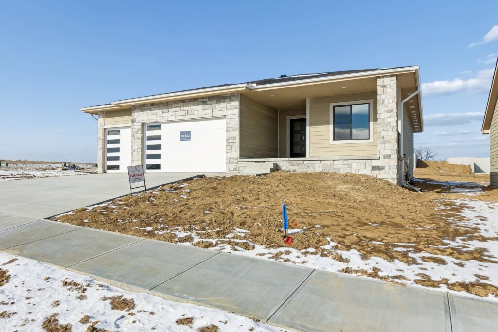 2-web-or-mls-7960 - 21428 Z St_002