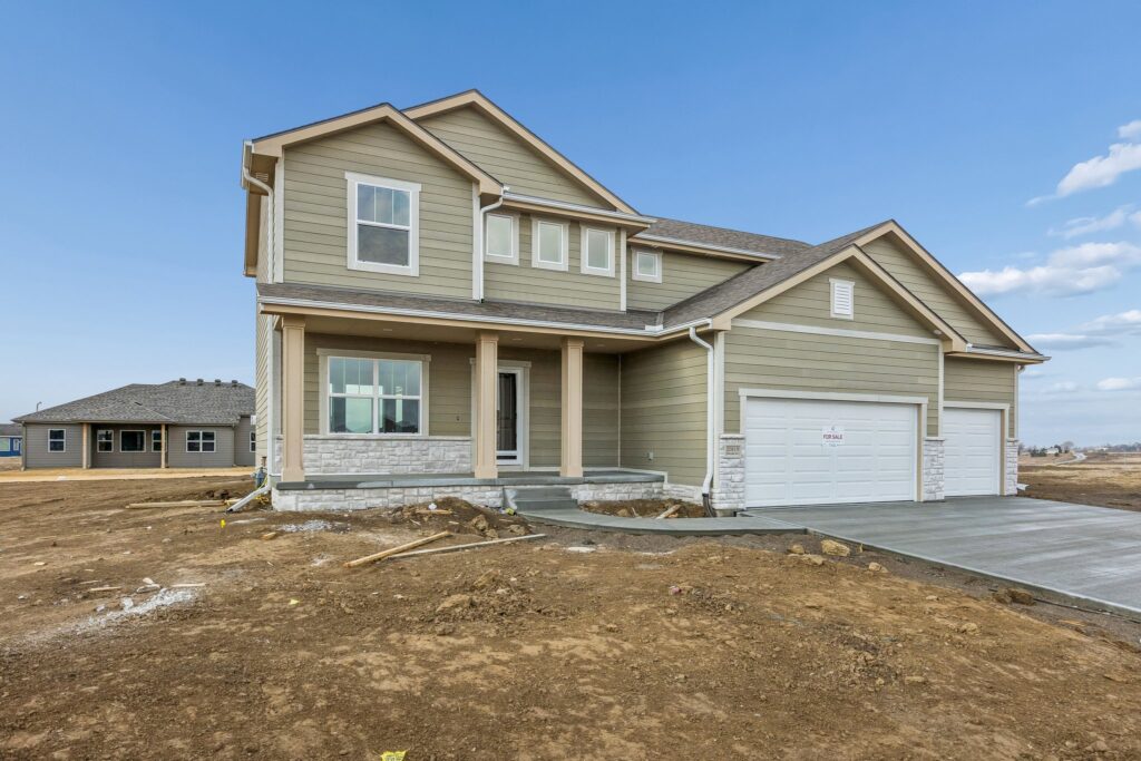 2-web-or-mls-8221 - 20819 Nebraska Ave_002