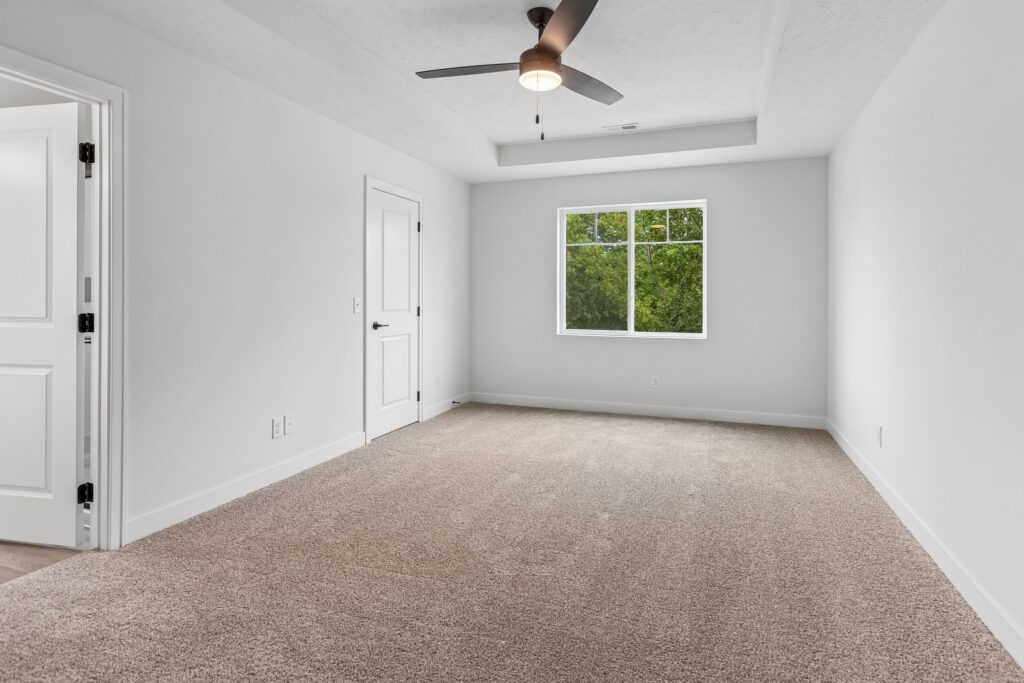 20-web-or-mls-7813 N 116th St_020