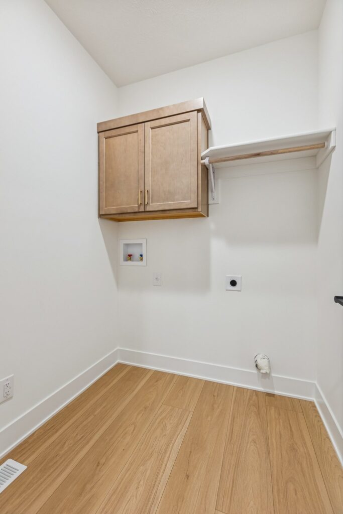 20-web-or-mls-7960 - 21428 Z St_020