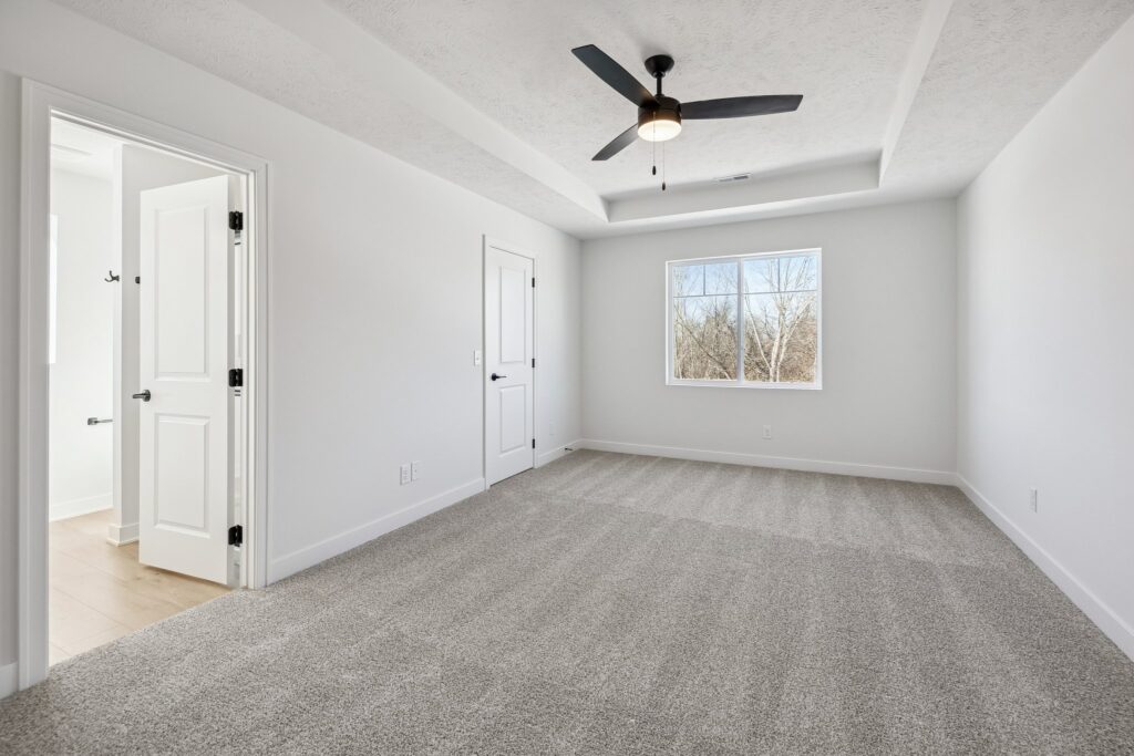 20-web-or-mls-8136 - 7813 N 116th Ave_020