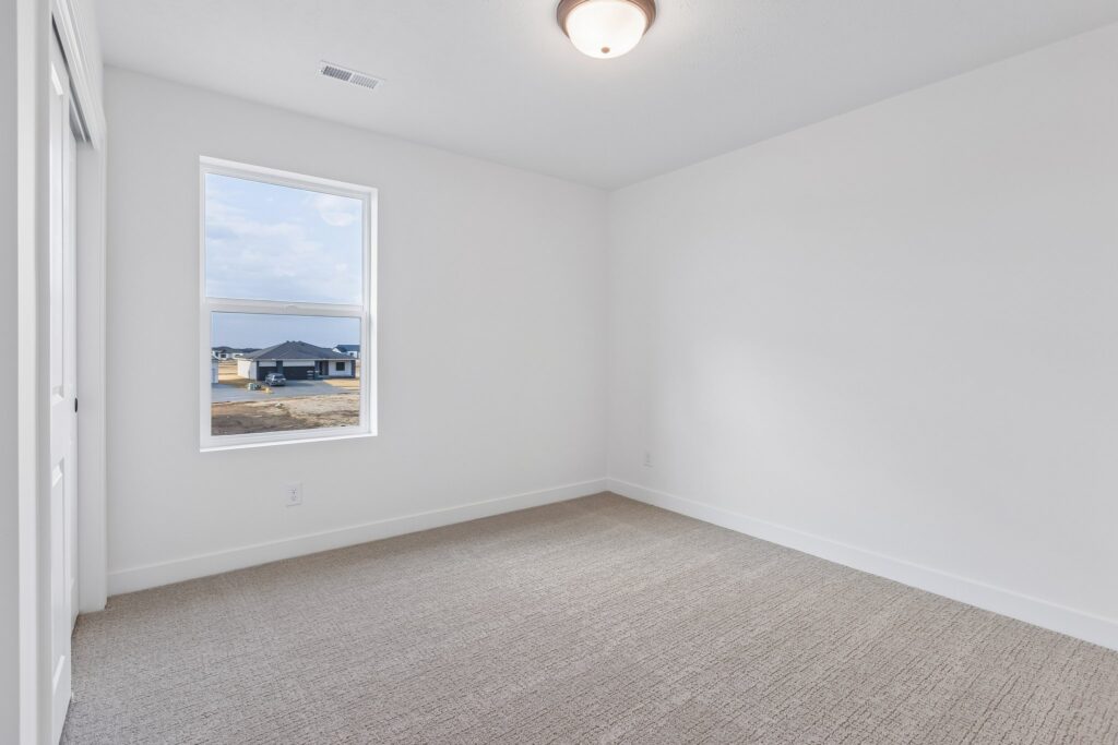 23-web-or-mls-8221 - 20819 Nebraska Ave_023