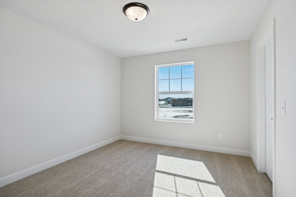 24-web-or-mls-8134 - 20808 Kansas Ave_024