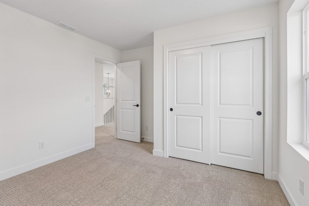 24-web-or-mls-8221 - 20819 Nebraska Ave_024