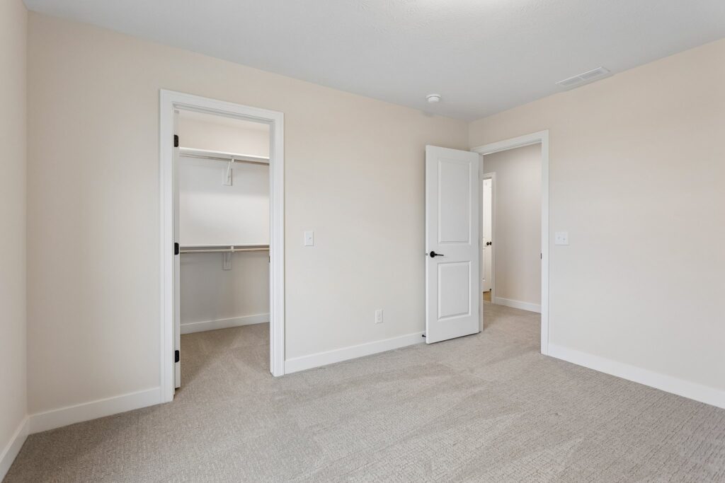 25-web-or-mls-10023 - 20808 Kansas Ave_025