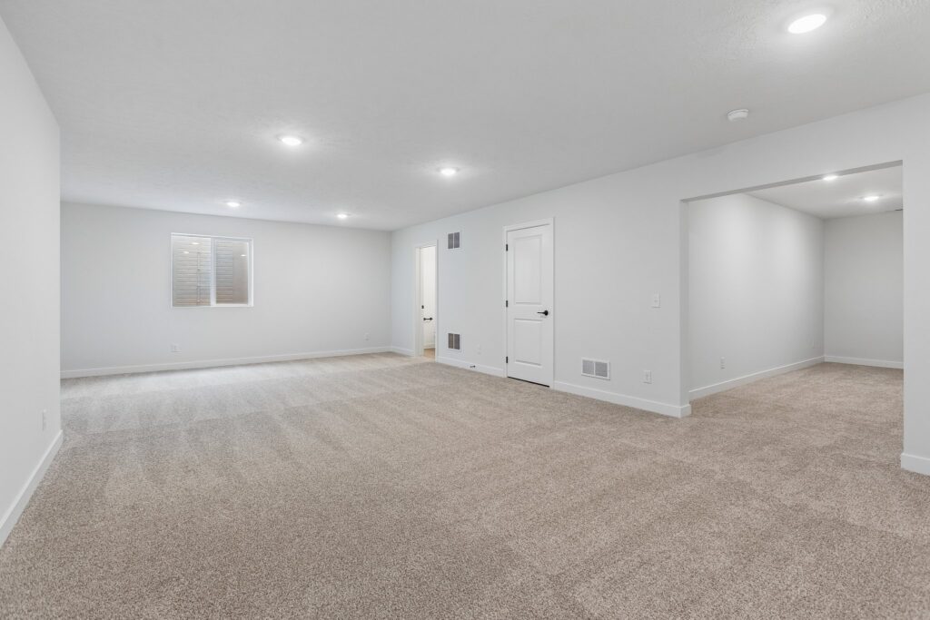 26-web-or-mls-7813 N 116th St_026
