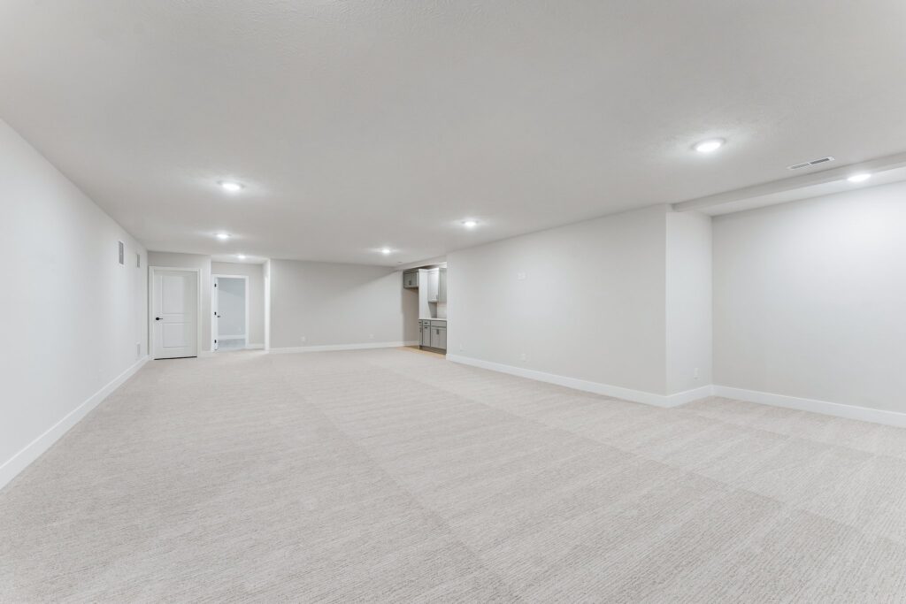 26-web-or-mls-7908 - 6307 N 209th St_027