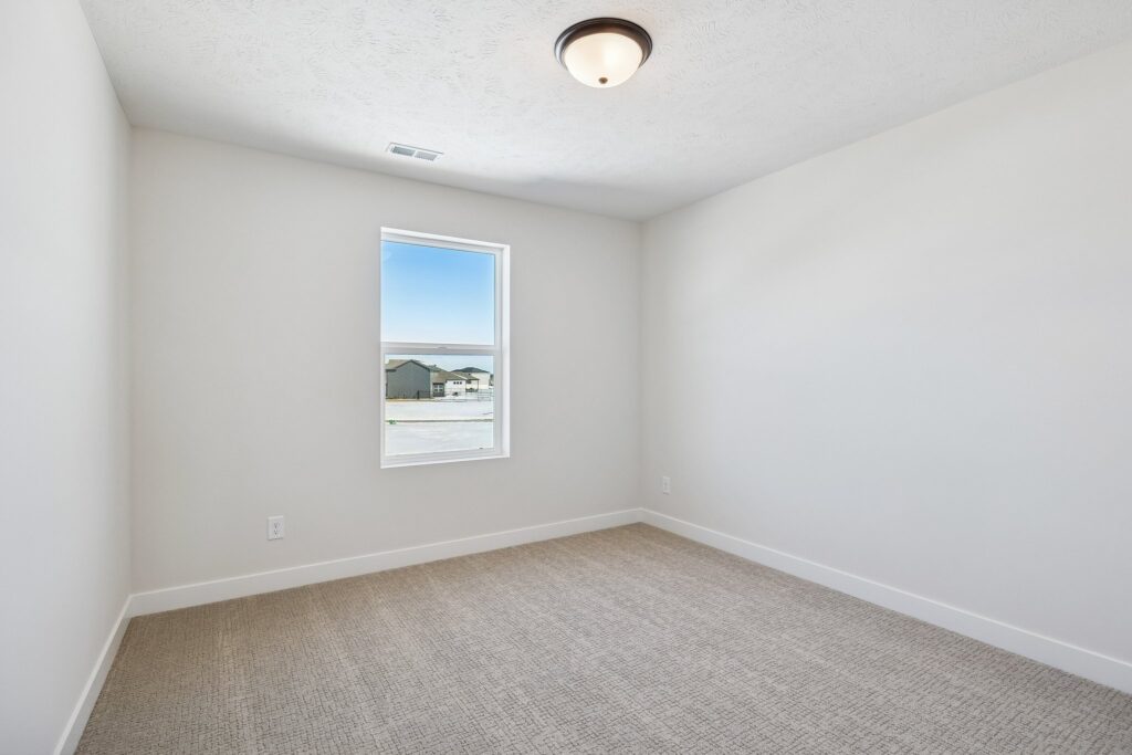 26-web-or-mls-8134 - 20808 Kansas Ave_026