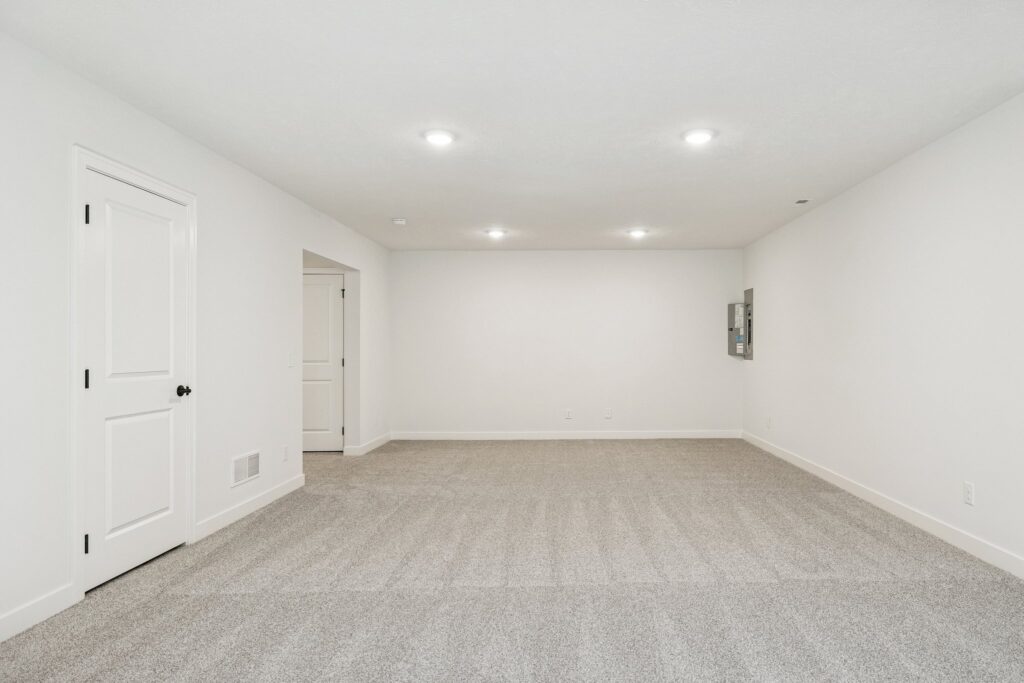 26-web-or-mls-8136 - 7813 N 116th Ave_026