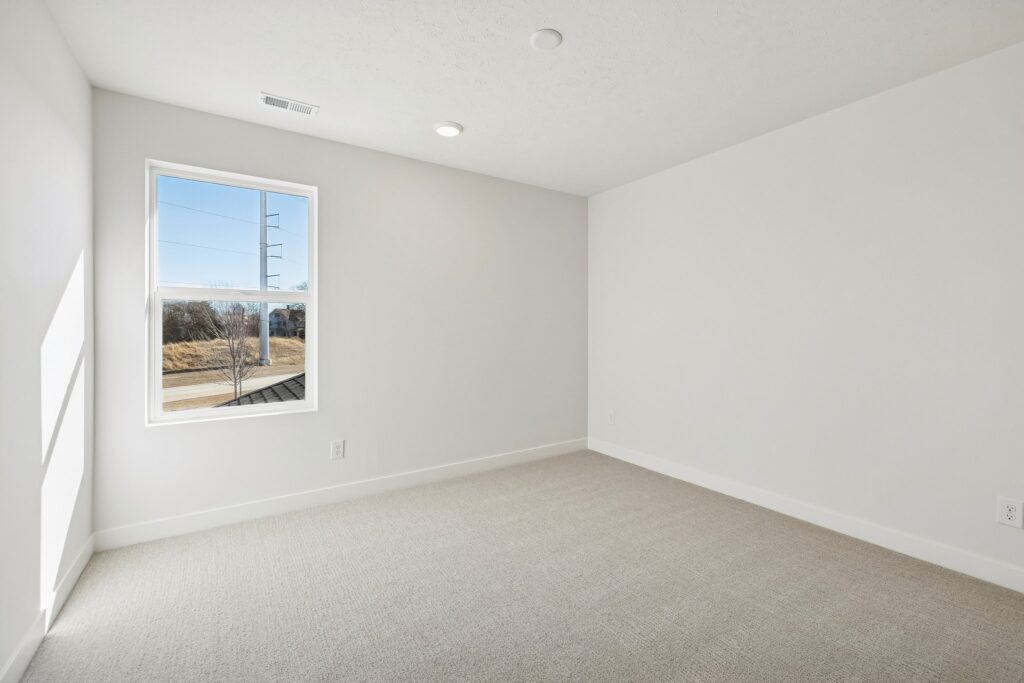 27-web-or-mls-7926 - 18055 Sycamore Dr_027