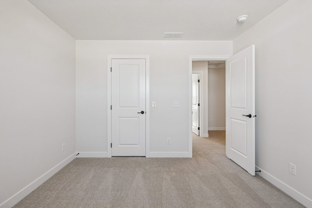 27-web-or-mls-8134 - 20808 Kansas Ave_027