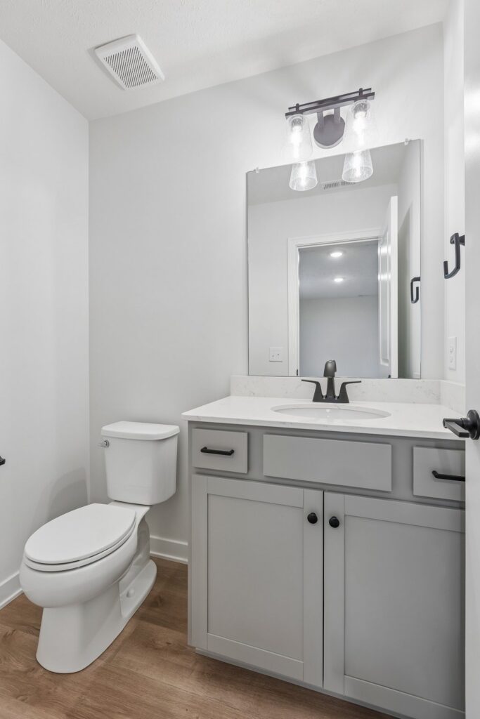 28-web-or-mls-7813 N 116th St_028
