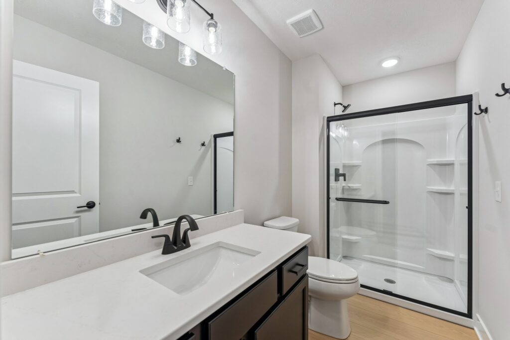 28-web-or-mls-7908 - 6307 N 209th St_029