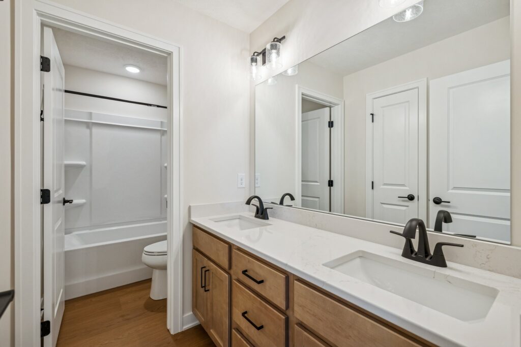 28-web-or-mls-8134 - 20808 Kansas Ave_028