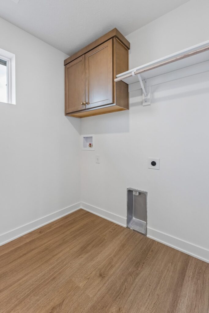 28-web-or-mls-8221 - 20819 Nebraska Ave_028