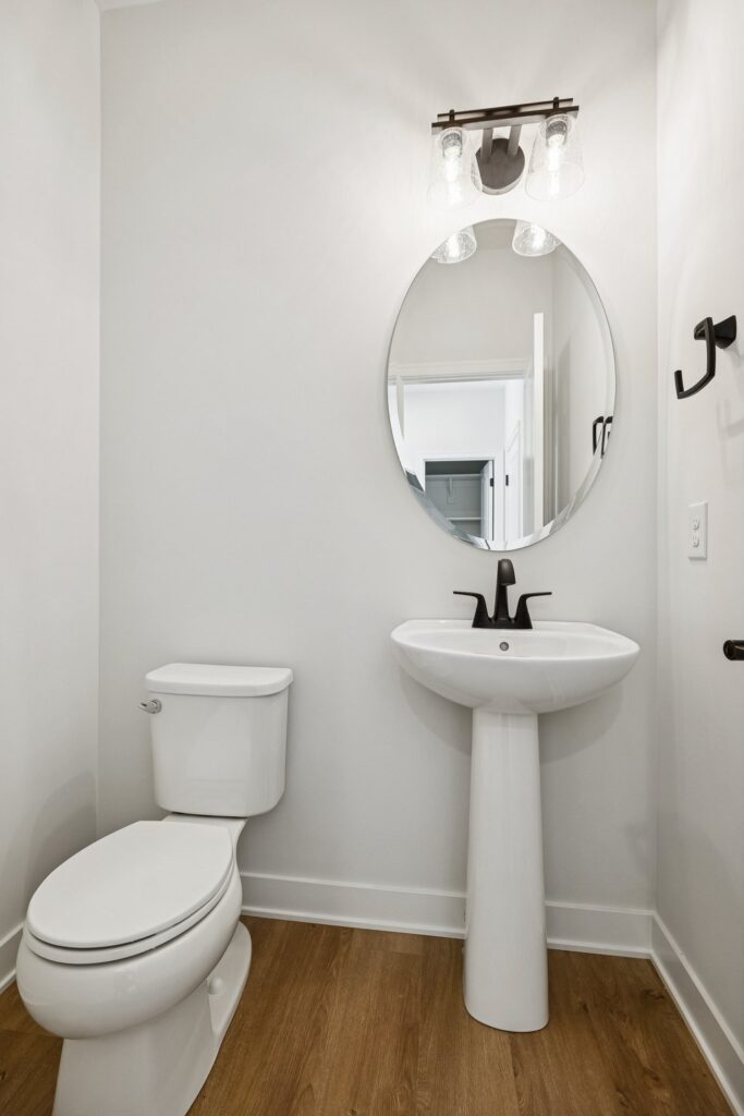 29-web-or-mls-8136 - 7813 N 116th Ave_029