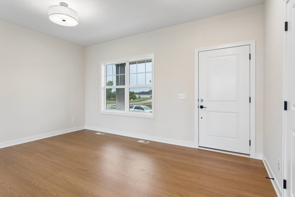 3-web-or-mls-10023 - 20808 Kansas Ave_003