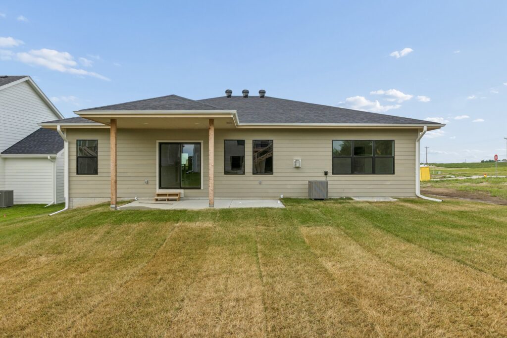 3-web-or-mls-21428 Z St_003