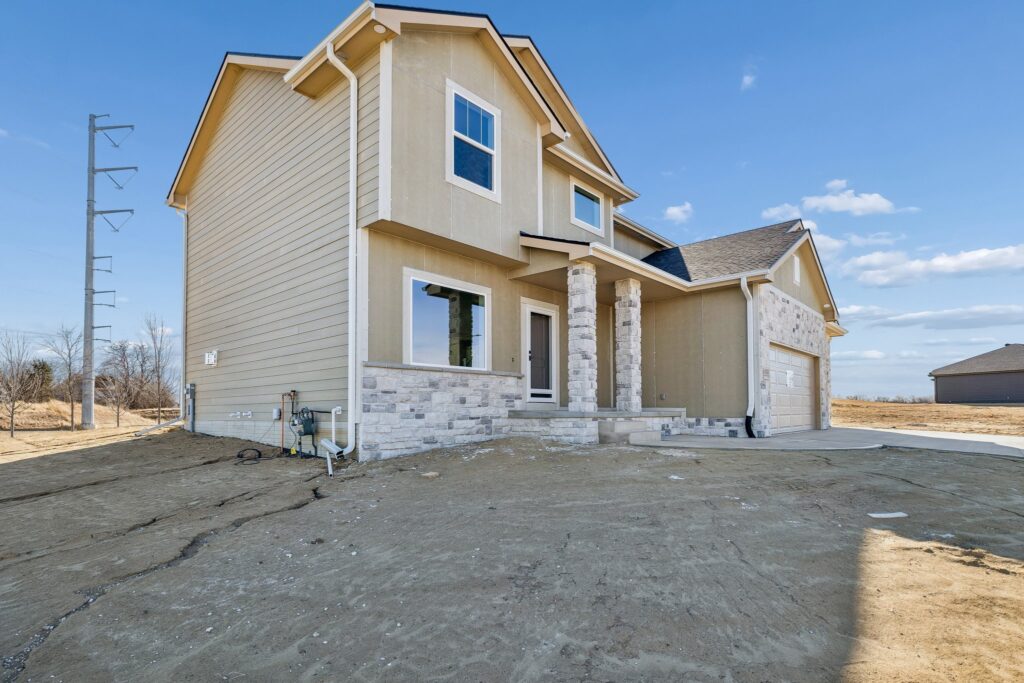 3-web-or-mls-7926 - 18055 Sycamore Dr_003