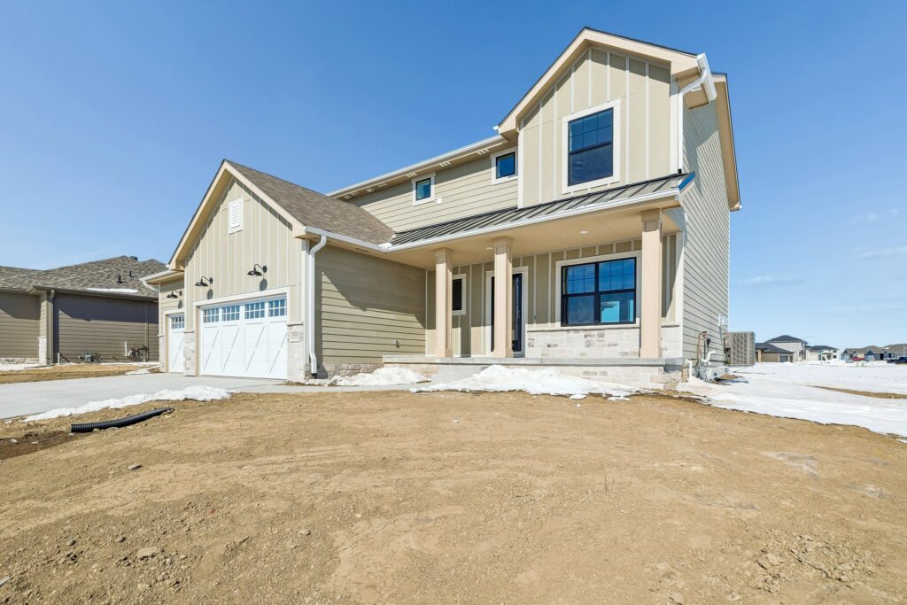 3-web-or-mls-8134 - 20808 Kansas Ave_003